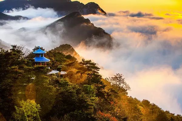 含鄱口晨曦-卫岌.jpg